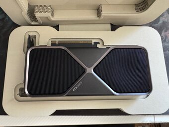 NVIDIA – GeForce RTX 5070 12GB GDDR7 FE - 2