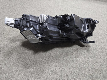 Prodám Full led světlomet 5E4941015A Škoda Octavia 4 - 2