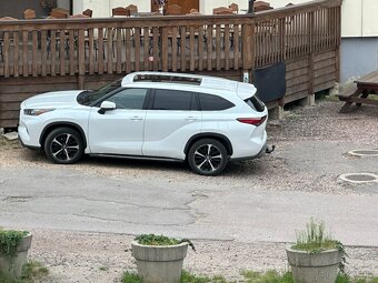 Highlander Executive 4x4 2,5 Hybrid e-CVT AWD-i benzin - 2
