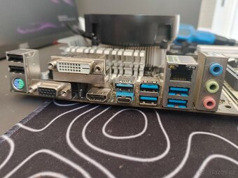 Am4 základní deska s procesorem Ryzen 3 2200g - 2