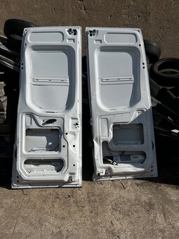 Zadní dveře iveco Daily 2023 - 2