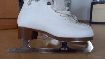 Dívčí lední brusle vel.35 Botas Stella - 2