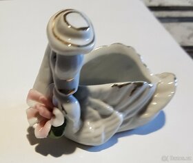 Porcelánové labutě, slon - 2