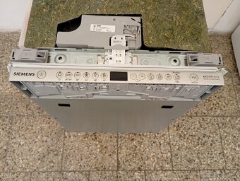 Myčka nádobí Siemens integrovaná - 2