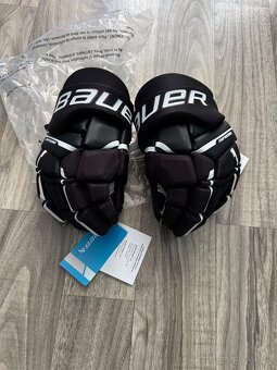 Prodám hokejové věci vse je nové - 2