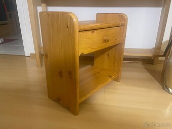 Noční stolek masiv smrk - 2