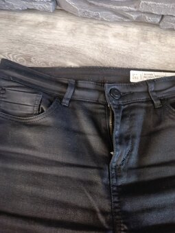 Lesklé kalhoty vel. S - 2