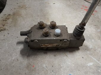 Hydraulický rozvaděč - 2