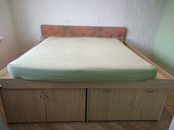 CASTER DESIGN VESTAVNÁ POSTEL S ÚLOŽNÝM PROSTOREM NA ZAKÁZKU - 2