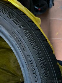PRODÁM KUSOVOU ZIMNÍ PNEU NOKIAN 265/45R20 - 2