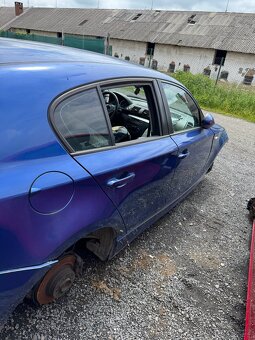 Prodám náhradní díly z bmw E81 118D - 2