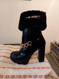 LOVE MOSCHINO - 2