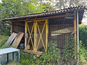 Rezervace- Daruji velký psí kotec 4,2 x 2,2 metru - 2