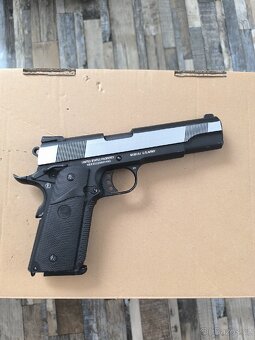 Colt 1911 Cybergun - 2