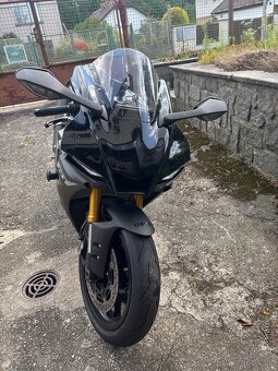 Yamaha R1 2018 najeto 3 tis. - 2