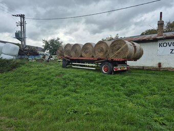 Vůz na kulaté balíky - 2