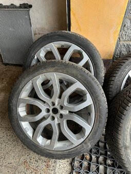 Kola RangeRover Evoque - 2
