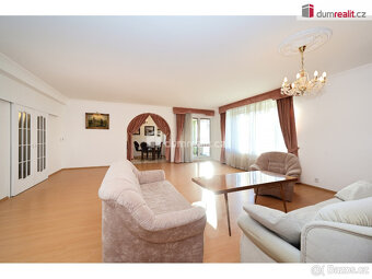 Prostorný byt, 146,8 m2 + lodžie 8,1 m2, zahrada 1666 m2, sk - 2