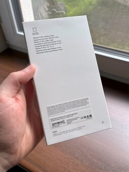 Apple iPhone 11 Pro Leather Case -- originální kožený kryt - 2