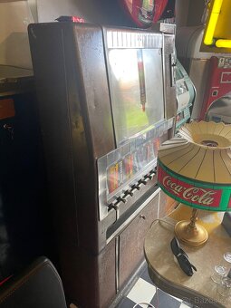 Automat na sladkosti National z kina z 50tých let USA - 2