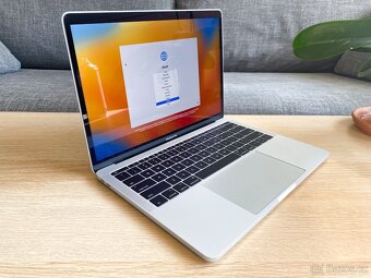 100% JAKO NOVÝ Apple MacBook Pro 13" Silver 256GB + ZÁRUKA - 2