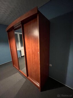 Šatní skříň - 2