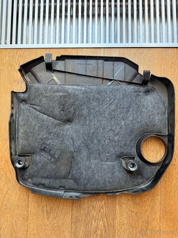 Kryt motoru BMW N47 - 2