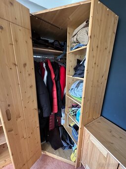 Rohová šatní skříň (MASIV) - 2