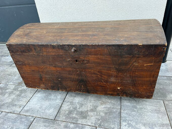 Stará truhla dřevěná - 2