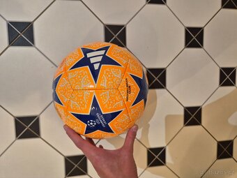 Fotbalový míč velikost:4 - 2