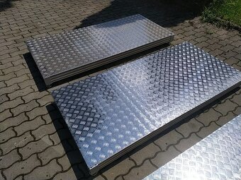 Panel hliníkový profil + hliníkový kapkový plech - 2