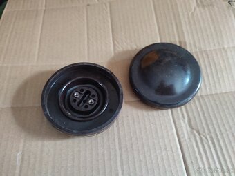 Bakelitové víčka nádrže - 2
