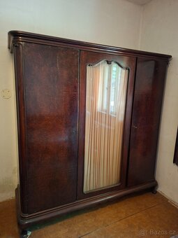 Starožitné skříně - 2
