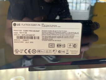 Monitor LG E2260V-PN - 2