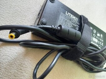 AC Adaptér 20V-6A 120W 5,5x2,5 - 2