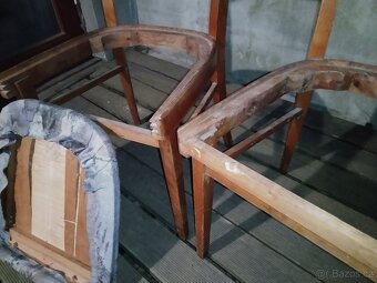 2 staré židle na opravu - 2