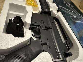 Airsoft M4, nová originál balení - 2