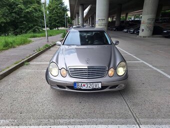 Mercedes Benz E320 - 2