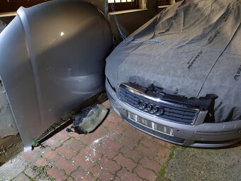 Audi a8 d3 naraznik - 2