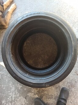 255/40/21 102Y PIRELLI 5,5 mm,dva kusy letních pneumatik - 2