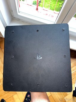 Ps4 500GB + 2 ovladače - 2