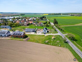 Prodej pozemku 950 m2 - Pardubice, Dubany, ev.č. 00564 - 2