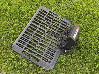 Robotická sekačka WORX M700 - super stav - 2