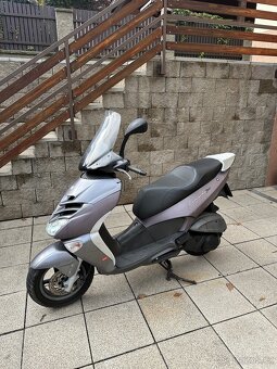 Aprilia Leonardo 300 - 2