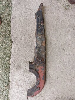 Asi ČZ 125, 175, 250 jeden díl krytu řetězu - 2