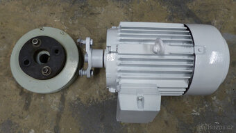 elektromotor z kompresoru orlík - 2