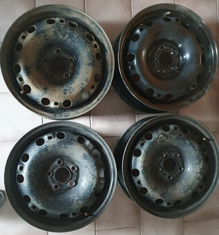 Plechové disky a poklice (z Fabie) - 2