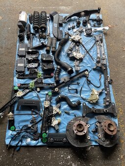 BMW e90 e91 e92 e93 e87-Díly - 2