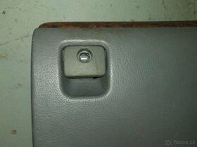 Peugeot 406 kastlik - dekor dřeva a plast pod volant - dekor - 2