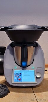 Thermomix TM6 (od 2023) + kryt nožů+multifunkční kráječ 2v1 - 2